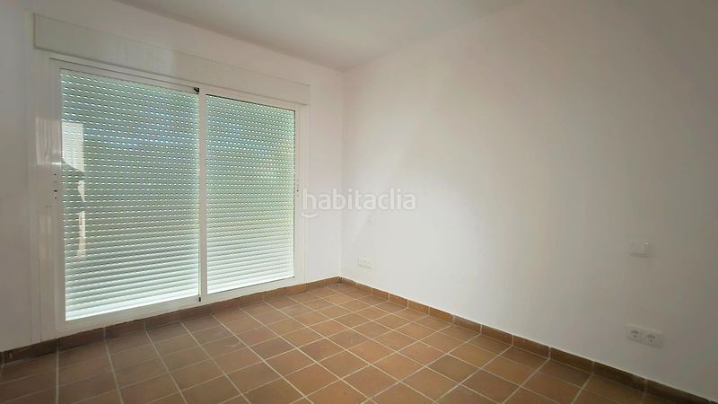 Foto ef9b371e-2a0a-4c55-bb91-b3e2d2c77322. Casa aparellada amb aparcament a Carrascal de Barregas