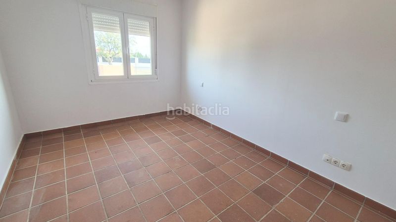 Foto fcc4ad55-d138-4781-a884-456bf3a8e9d2. Casa aparellada amb aparcament a Carrascal de Barregas