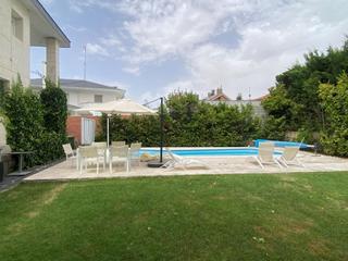 Xalet a Santa Marta de Tormes. Urbis te ofrece un chalet independiente en venta en valdelagua,