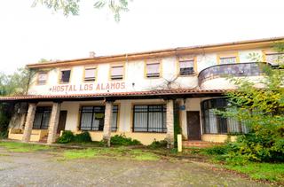 Édifice à Sequeros. Urbis te ofrece un espectacular hostal en venta en plena sierra