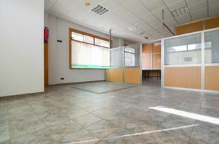 Local Comercial a Santa Marta de Tormes. Urbis te ofrece un local en venta en santa marta de tormes, sala
