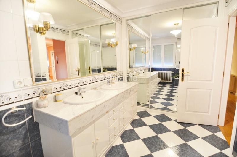 Foto dd580327-72fd-4e04-b29e-cfe4a80ffedb. Chalet urbis te ofrece un chalet en venta en valdelagua, , salamanca. en Santa Marta de Tormes