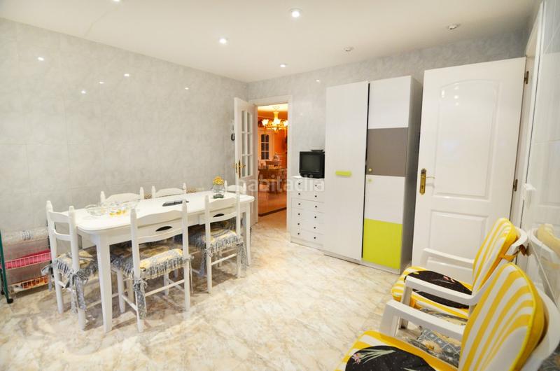 Foto f5a4b239-4b45-44a8-a613-c428fe2cee8a. Chalet urbis te ofrece un chalet en venta en valdelagua, , salamanca. en Santa Marta de Tormes