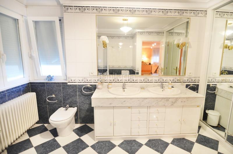 Foto fc1774b4-bd3b-4490-9a00-4e2de2c382cd. Chalet urbis te ofrece un chalet en venta en valdelagua, , salamanca. en Santa Marta de Tormes