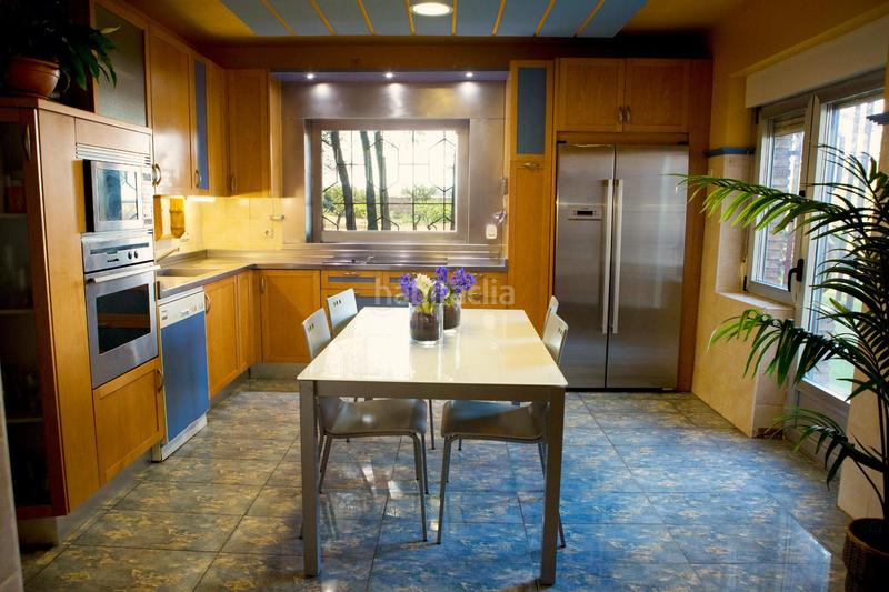 Foto 1b768730-3121-42fe-8d6e-1260a2e543fb. Chalet avec chauffage parking dans Capuchinos - Glorieta - Ciudad Jardín Salamanca