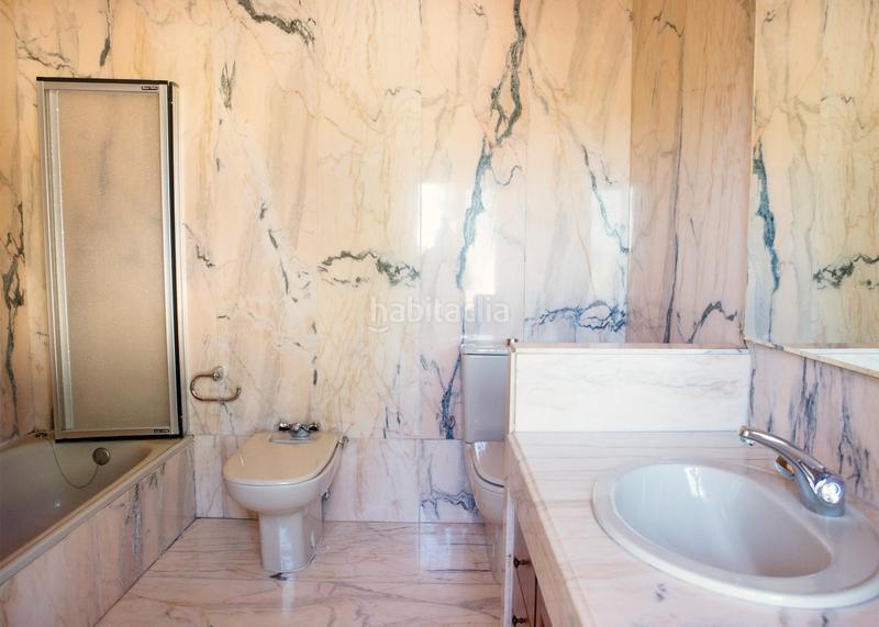 Foto 26cbf5bd-e60f-4395-90e1-1414f71eee2e. Chalet avec chauffage parking dans Capuchinos - Glorieta - Ciudad Jardín Salamanca