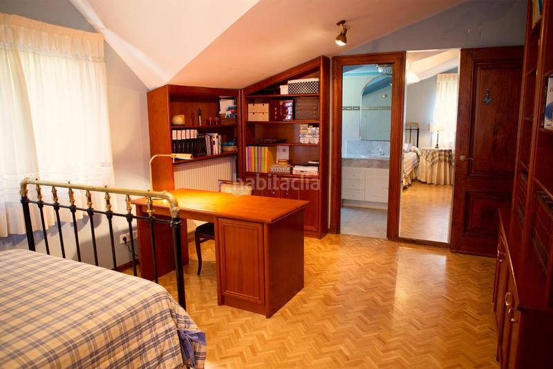 Foto 32b2cc41-badc-4cbb-8119-f40f2e0fb28c. Chalet avec chauffage parking dans Capuchinos - Glorieta - Ciudad Jardín Salamanca