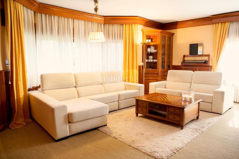 Foto 4007f149-870f-4dd6-a696-cceb354d8a53. Chalet avec chauffage parking dans Capuchinos - Glorieta - Ciudad Jardín Salamanca