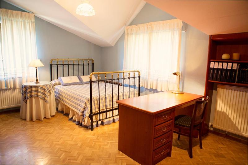 Foto 883560dd-eac5-436b-b76c-6f7c461cd18d. Chalet avec chauffage parking dans Capuchinos - Glorieta - Ciudad Jardín Salamanca