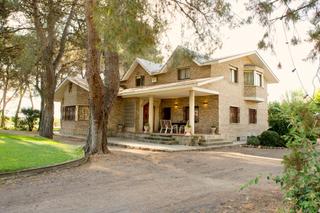 Chalet à Capuchinos - Glorieta - Ciudad Jardín. Urbis te ofrece un exclusivo chalet en venta en salamanca.