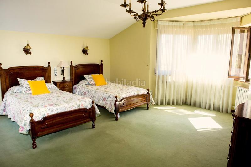 Foto dd1b3d5b-dd79-42ae-b32d-e6323fc14a42. Chalet avec chauffage parking dans Capuchinos - Glorieta - Ciudad Jardín Salamanca