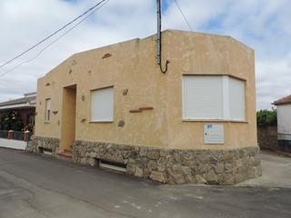 Edifici a Santiz. Urbis te ofrece una fábrica en venta en santiz, salamanca.
