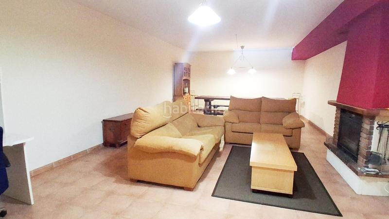 Foto e7aed67b-e5a0-42d9-ba3d-26f95cd3bb71. Casa adossada amb calefacció aparcament a Monterrubio de Armuña