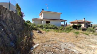 Terreny residencial a Villamayor. Urbis te ofrece una parcela en venta en la exclusiva zona del ca