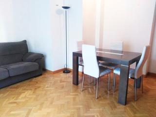 Alquiler Piso en Prosperidad - Delicias. Urbis te ofrece un bonito piso en alquiler en zona delicias, sal