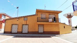 Casa en Castellanos de Villiquera. Urbis te ofrece una amplia casa en venta en castellanos de villi