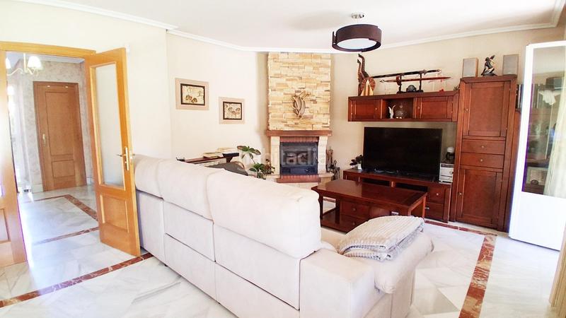 Foto 6d6181d9-628e-46d8-8657-697909f9c271. Casa bifamiliare con riscaldamento parcheggio piscina in Santa Marta de Tormes