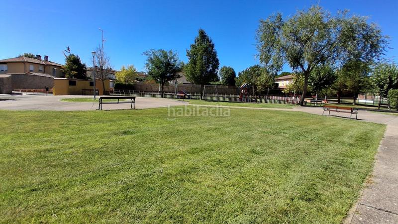 Foto d2b845be-97f3-42ab-8e01-b3bcc70e4336. Casa bifamiliare con riscaldamento parcheggio piscina in Santa Marta de Tormes