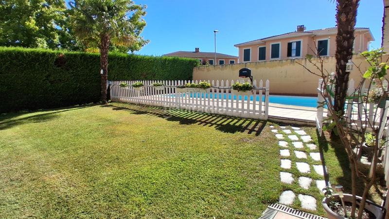 Foto d7365492-bab2-41ad-ae32-6e3da13a9ec2. Casa bifamiliare con riscaldamento parcheggio piscina in Santa Marta de Tormes