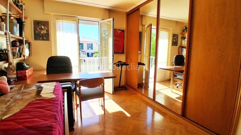 Foto f252593f-c4b3-40e9-bc9b-2fdc00c355ca. Casa bifamiliare con riscaldamento parcheggio piscina in Santa Marta de Tormes