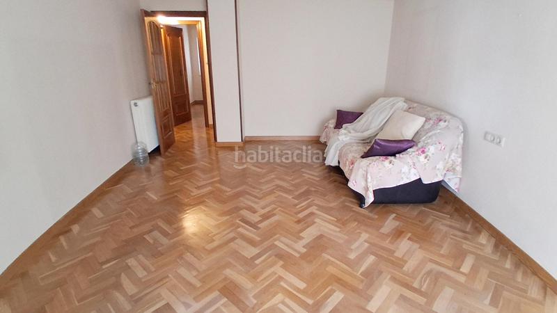 Foto d4180b40-0788-4793-a1a0-142db2a615b8. Pis amb calefacció a Garrido Norte Salamanca