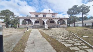 Xalet a Alba de Tormes. Chalet venta  el pinar de alba. urbis te ofrece un chalet indivi