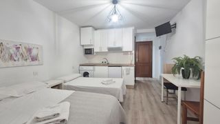 Rent Studio in Universidad - Tenerías. Urbis te ofrece un estudio en alquiler en zona universidad, sala