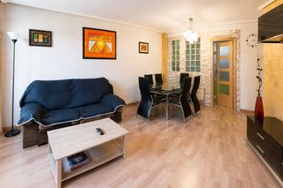 Location Rez-de-chaussée à Castellanos de Moriscos. Piso alquiler castellanos de moriscos .urbis te ofrece un piso e