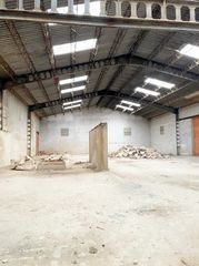 Solar industrial a Villamayor. Urbis te ofrece un suelo con nave industrial  a derruir en venta