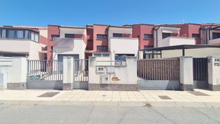 Casa a schiera in Doñinos de Salamanca. Chalet venta doñinos de salamanca. urbis te ofrece un chalet ado