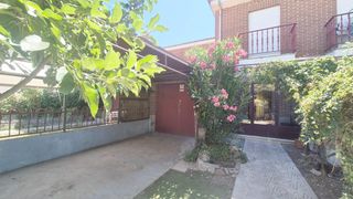Lloguer Casa adossada a Aldeatejada. Chalet alquiler aldeatejada. urbis te ofrece un chalet adosado e