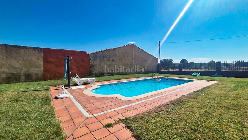 Foto de63d9e1-538a-4fe7-852d-c248743e7736. Xalet amb aparcament a Ledesma