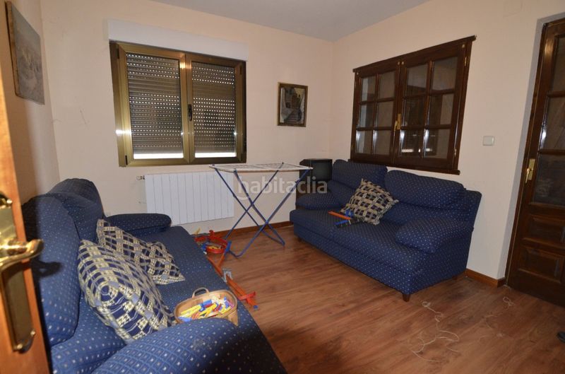 Foto 2a3888f5-1fd3-4738-b8f2-5b18ae24b83a. Xalet amb calefacció aparcament a Villamayor