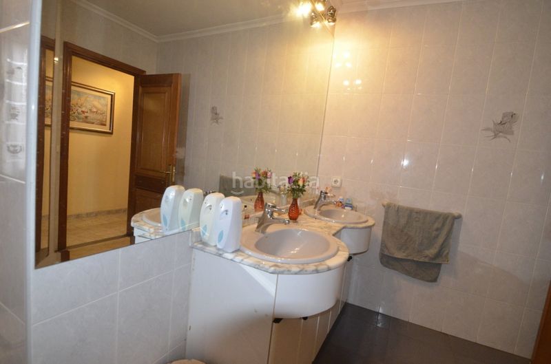 Foto 91ad3bb6-3a42-4791-b845-f074279269d7. Xalet amb calefacció aparcament a Villamayor