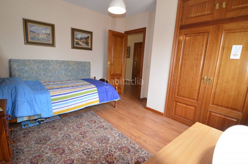 Foto b9f5f661-1ba0-475c-80f0-41dca6cacd96. Xalet amb calefacció aparcament a Villamayor