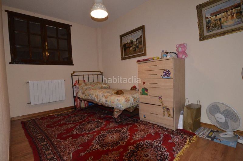 Foto d4129134-68d2-4fdb-8a5b-4a0dda99c05d. Xalet amb calefacció aparcament a Villamayor