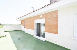 Chalet en Calvarrasa de Abajo. Urbis te ofrece un magnfico chalet en calvarrasa de abajo, sala