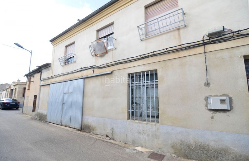 Foto aee8f92d-4df4-4aef-90d2-3d00d02c77e1. Casa amb calefacció aparcament a Fuentesaúco