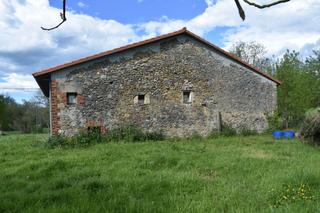 Masía en Hazas de Cesto. Casa de piedra en hazas de cesto