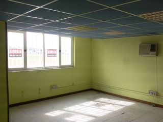 Capannone industriale in Maliaño. Venta de nave en raos