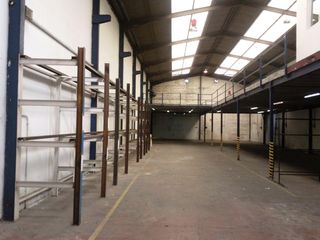 Bâtiment à usage industriel à Maliaño. Venta de nave en raos