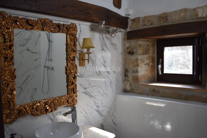 Foto b1e55ae6-aa95-4de9-9920-e231a1066486. Casa adossada a Rionansa