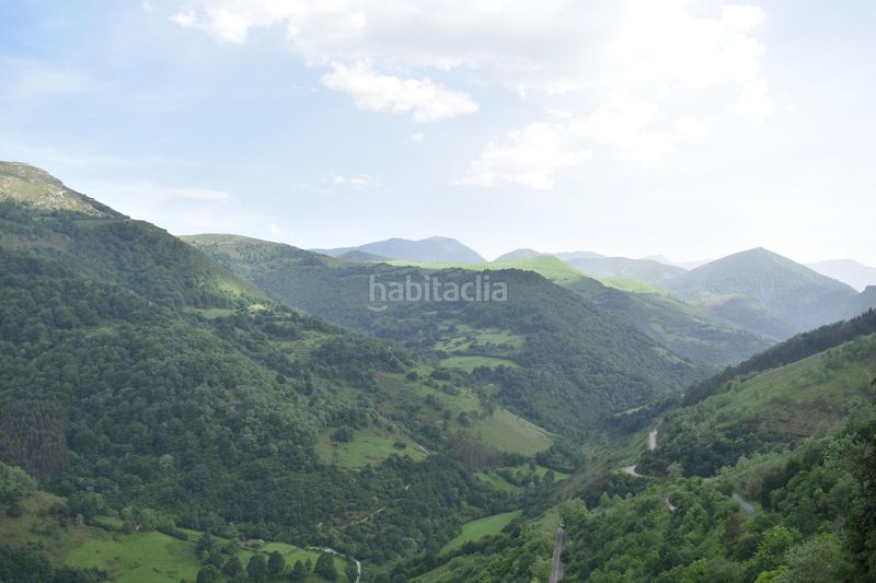 Foto dab52c72-5cd5-41c6-9f38-7c914d4a6429. Casa adossada a Rionansa