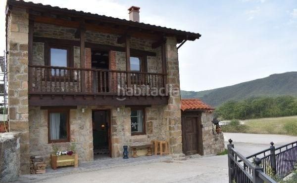 Foto f2b045ee-6107-4387-8a4e-a086a60c5732. Casa adossada a Rionansa