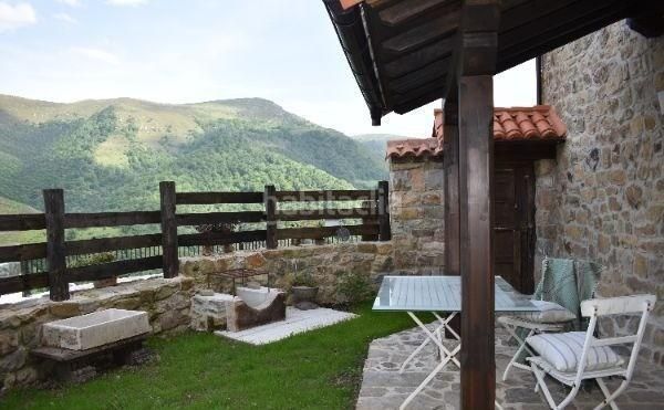 Foto f58e7a11-e072-4374-9da3-bbf4304d397a. Casa adossada a Rionansa