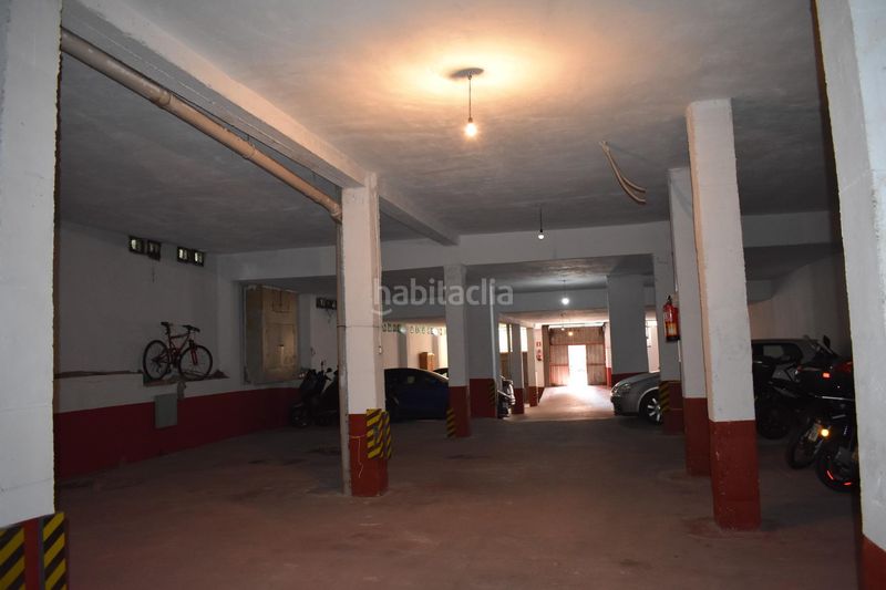 Foto c8d53367-63c1-43a1-8286-b620e996875e. Local comercial a Los Castros Santander
