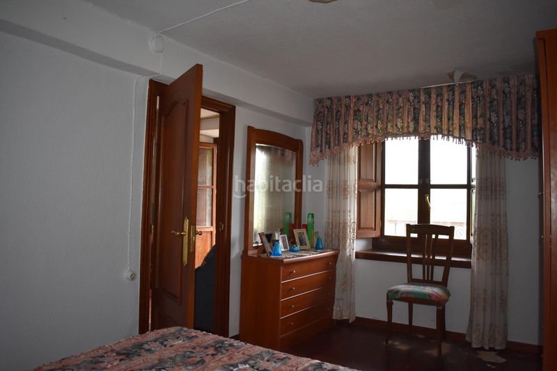 Foto b33609cb-9bff-4592-957d-e44e0c492a01. Casa aparellada a Villacarriedo