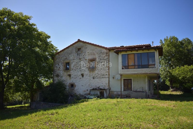 Foto d54a6e6d-35a9-448d-a010-e2c6a70dcf4a. Casa adossada a Villacarriedo