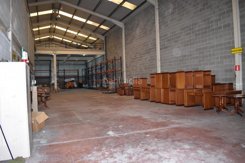 Foto 49bdc0cd-d9b8-43a8-92b1-ff82e071599e. Nave industrial nave en venta . en Revilla Camargo