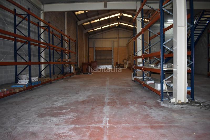 Foto f8b2a260-2ac2-4a9d-8cbf-fae9bee03172. Nave industrial nave en venta . en Revilla Camargo